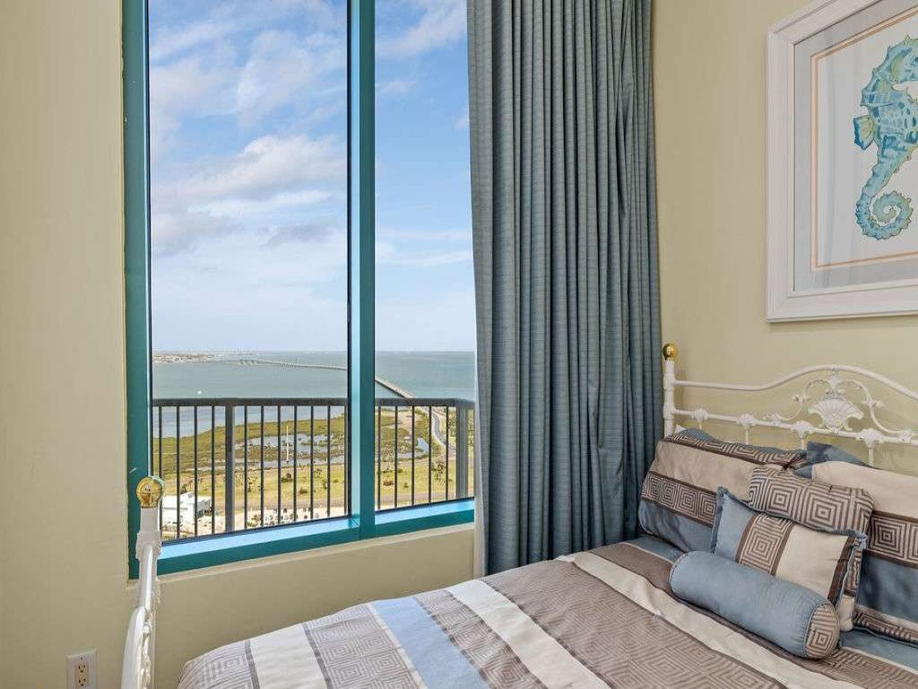 Jr Penthouse 29th Floor Tallest Building SPI Vacation Rental in South Padre Island - RedAwning