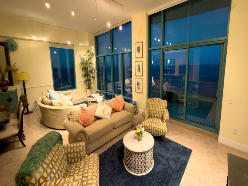 Jr Penthouse 29th Floor Tallest Building SPI Vacation Rental in South Padre Island - RedAwning