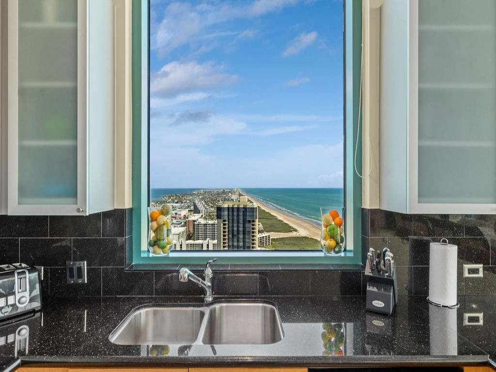 Jr Penthouse 29th Floor Tallest Building SPI Vacation Rental in South Padre Island - RedAwning