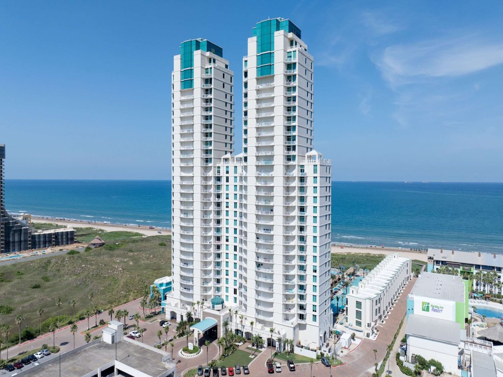 Sapphire Prestigious Luxury * XL Size Vacation Rental in South Padre Island - RedAwning