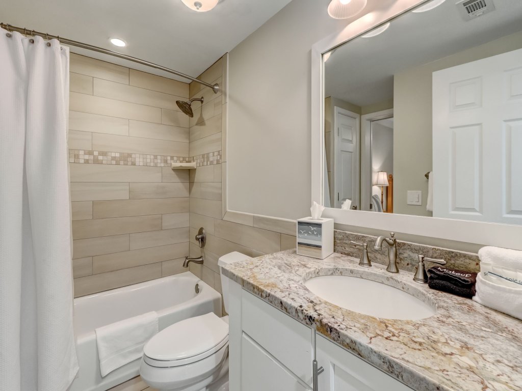 Cozy Pet Friendly Condo by The Beach | Omni Sea Dunes - 1616 Vacation Rental in Florida - RedAwning