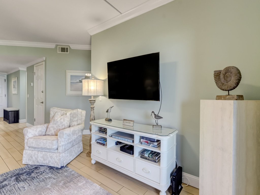 Cozy Pet Friendly Condo by The Beach | Omni Sea Dunes - 1616 Vacation Rental in Florida - RedAwning