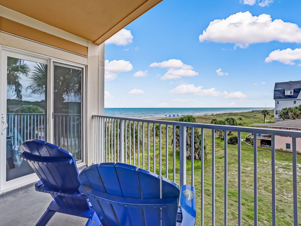 Cozy Beachfront 1BR w/ Stunning Views Vacation Rental in Florida - RedAwning