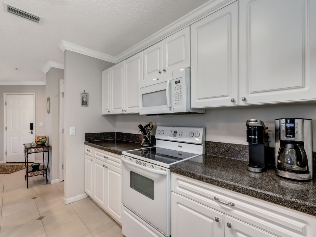 Stunning 3BR Condo w/ Wraparound Porch | Ocean Park Vacation Rental in Florida - RedAwning