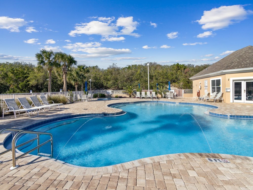 Spacious 3BR Condo by The Beach | Ocean Park - 106 Vacation Rental in Fernandina Beach - RedAwning