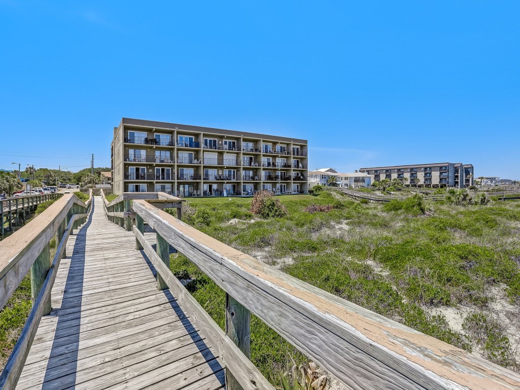 Freshly Renovated 2BR Dream Condo | Beachfront | Stunning Views Vacation Rental in Florida - RedAwning