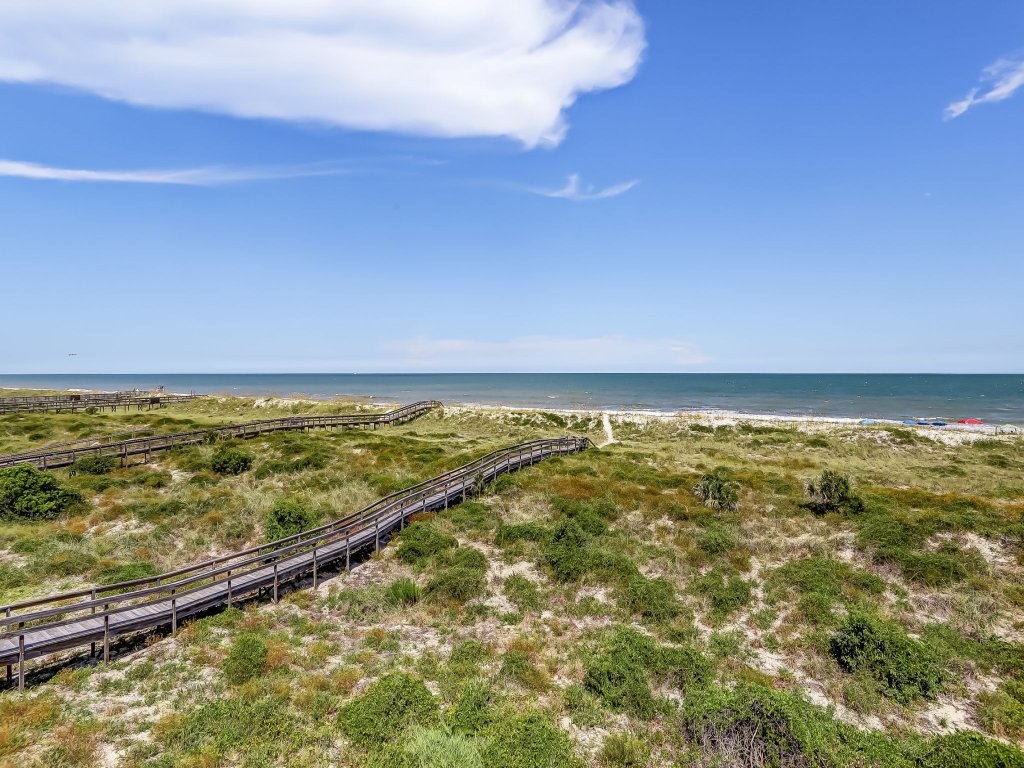 Freshly Renovated 2BR Dream Condo | Beachfront | Stunning Views Vacation Rental in Florida - RedAwning