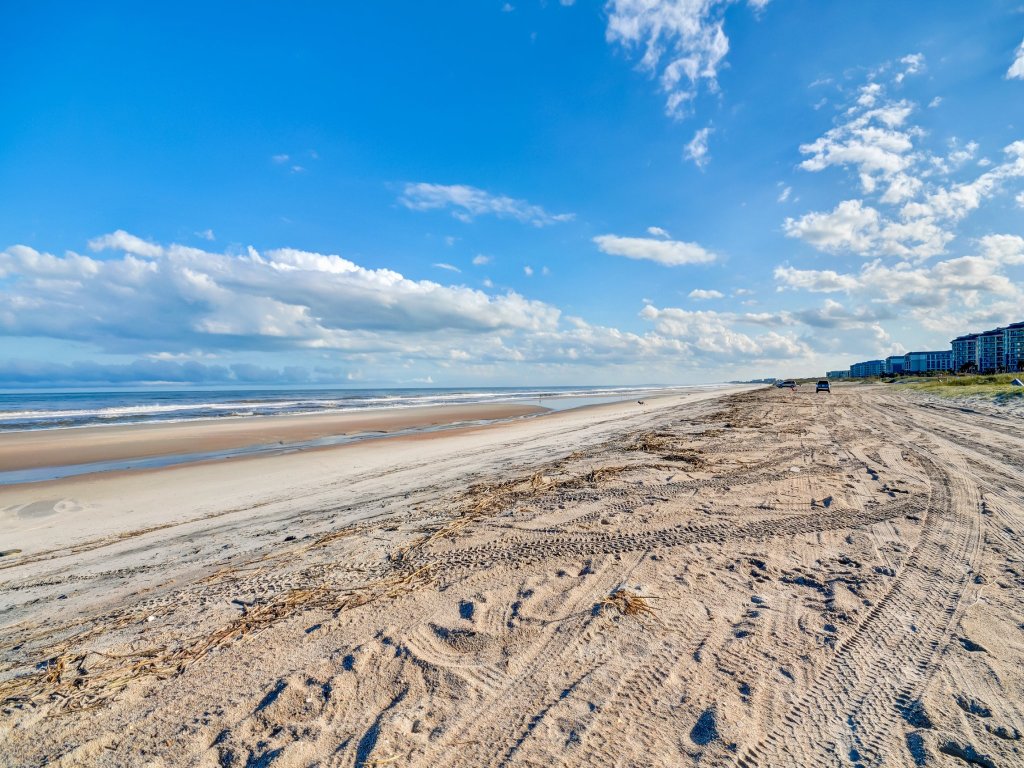 Sunlit Paradise in Amelia Island | 3BR Beachfront Home Vacation Rental in Fernandina Beach - RedAwning
