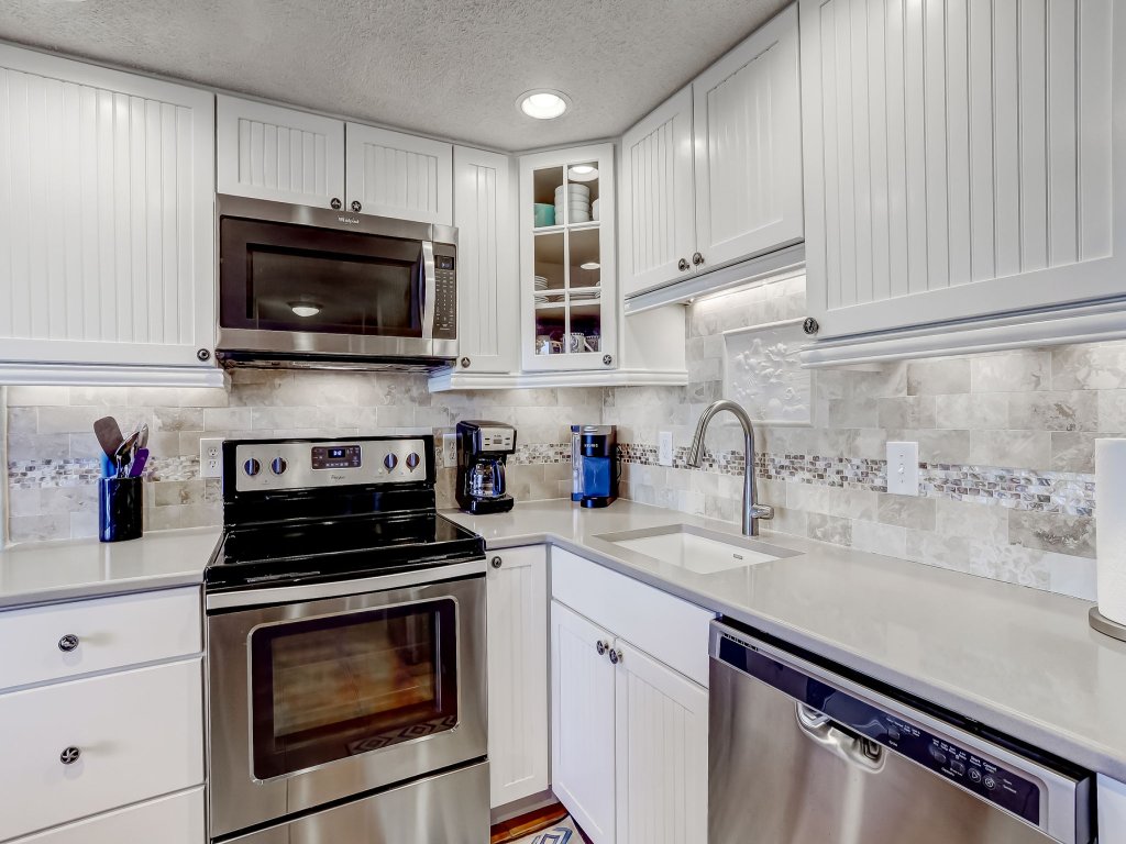 Pet Friendly 2 Bedroom Villa w/ Pool - Captain's Court Vacation Rental in Florida - RedAwning