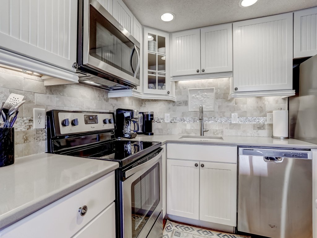 Pet Friendly 2 Bedroom Villa w/ Pool - Captain's Court Vacation Rental in Florida - RedAwning