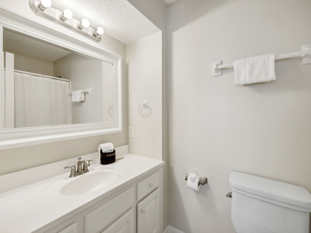 Steps to The Beach - 3BR Ocean View Vacation Rental in Fernandina Beach - RedAwning