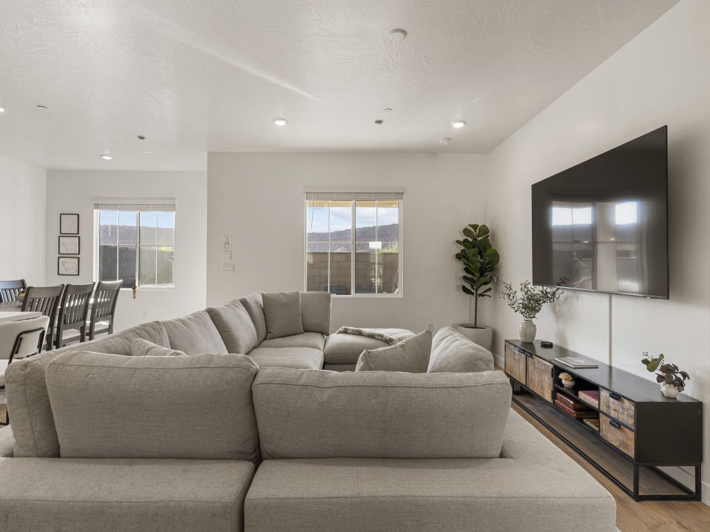 Desert Retreat Near Sand Hollow Vacation Rental in Utah - RedAwning