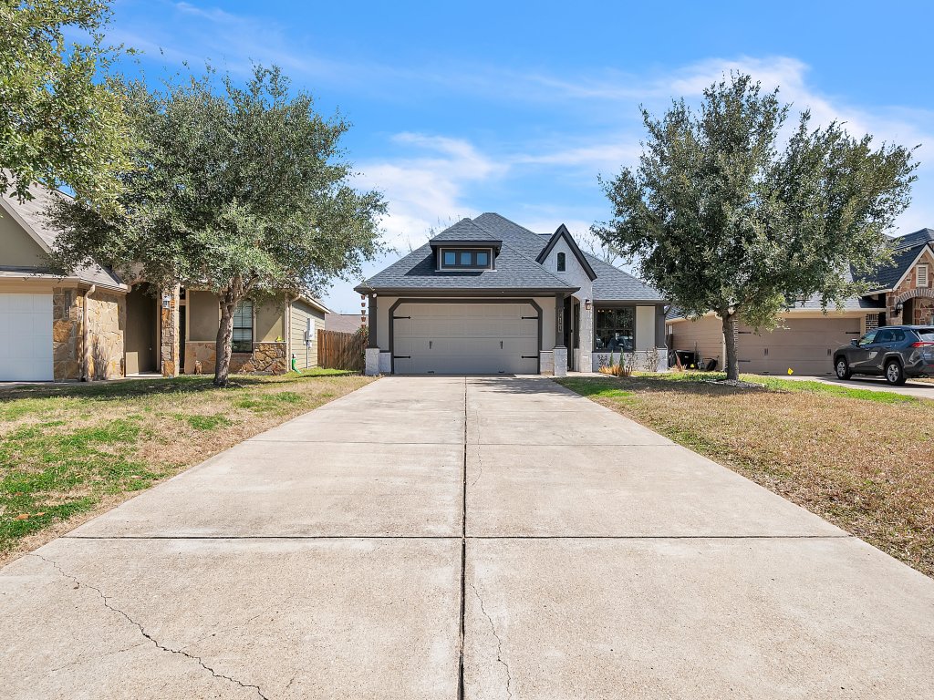Relaxing College Station Retreat with Hot Tub Vacation Rental in Texas - RedAwning