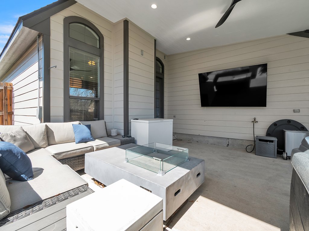 Relaxing College Station Retreat with Hot Tub Vacation Rental in Texas - RedAwning