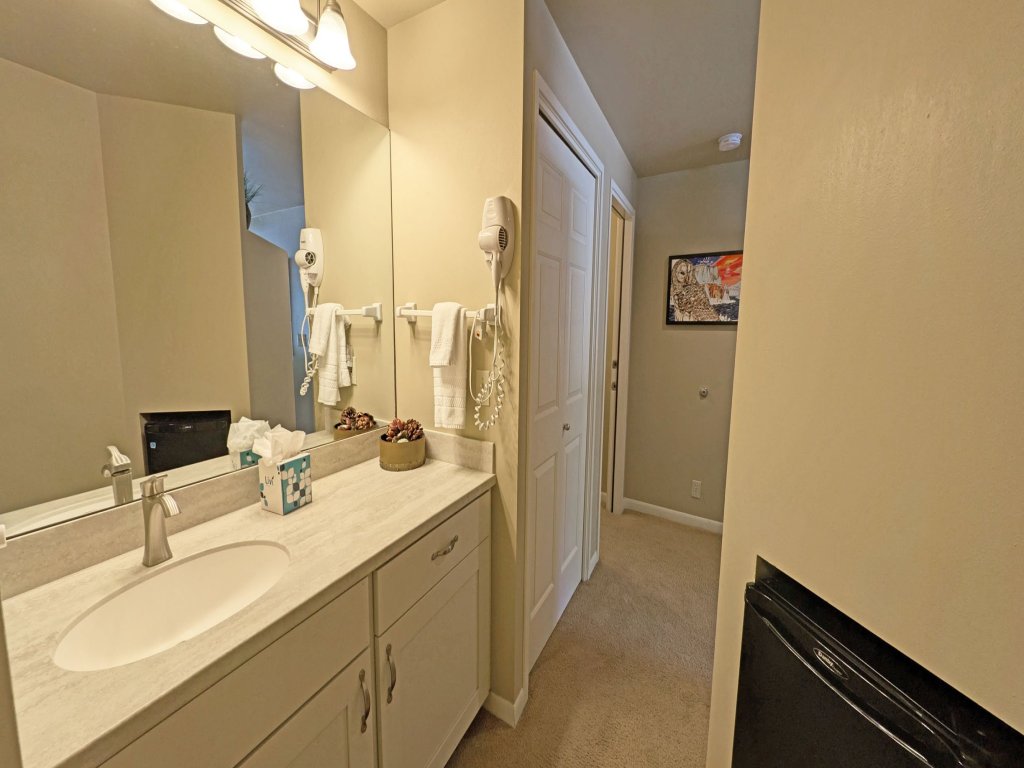 River Ridge 423AB Vacation Rental in Bend - RedAwning