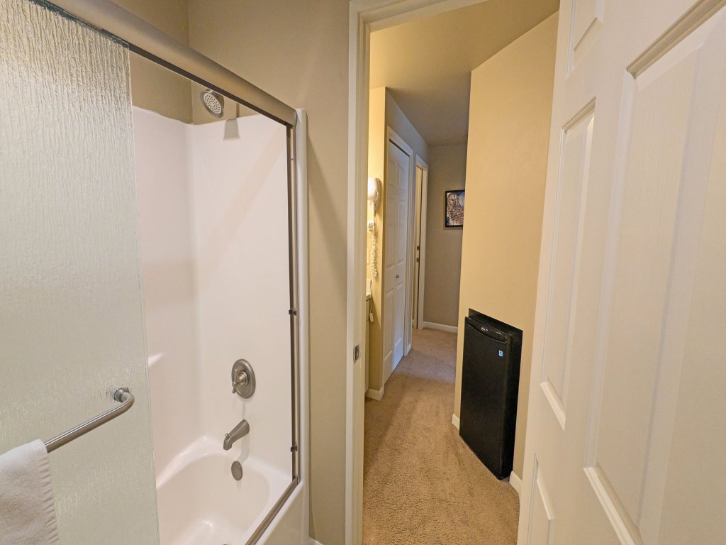 River Ridge 423B Vacation Rental in Bend - RedAwning