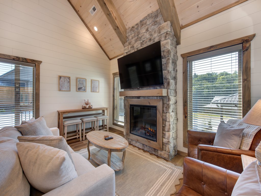 Little Haven Chalet Vacation Rental in Pigeon Forge - RedAwning