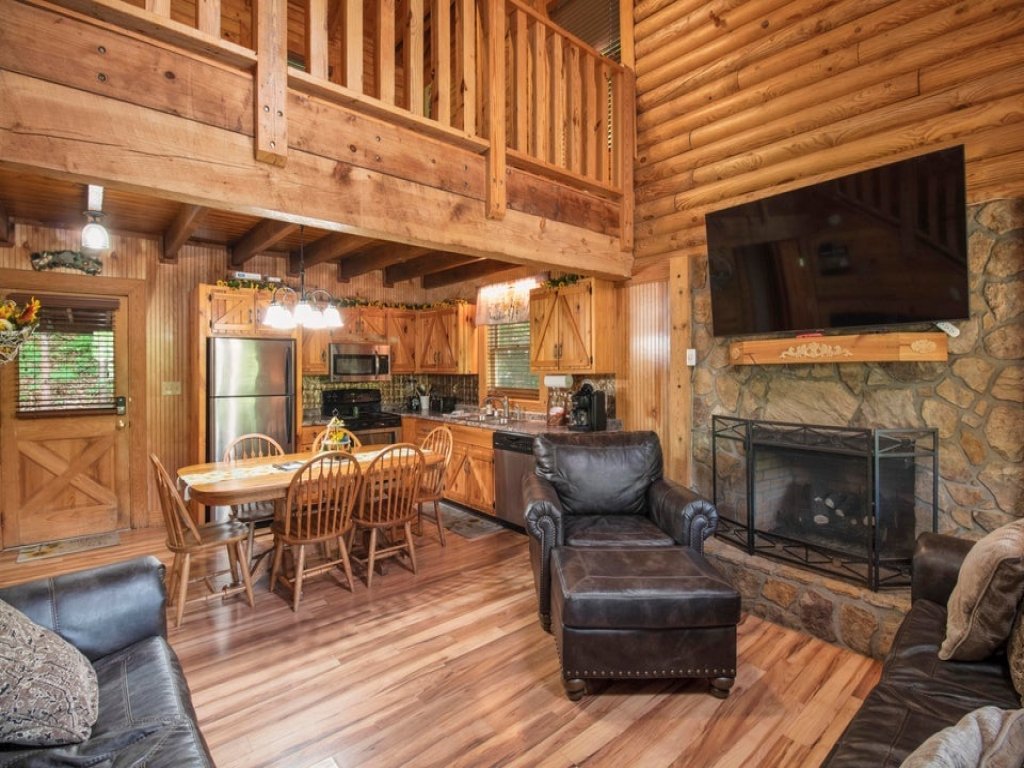 ER25 - Country Days Vacation Rental in Pigeon Forge - RedAwning