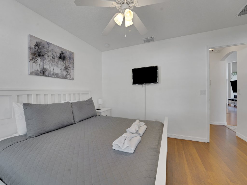 506HC-West Haven Vacation Rental in Davenport - RedAwning