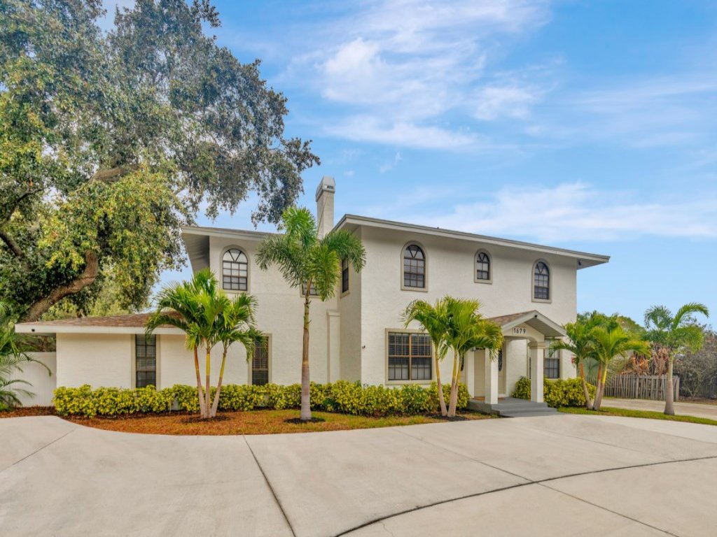 Villa Valentino Luxury 8BR Villa with Heated Pool Vacation Rental in Palm Harbor - RedAwning