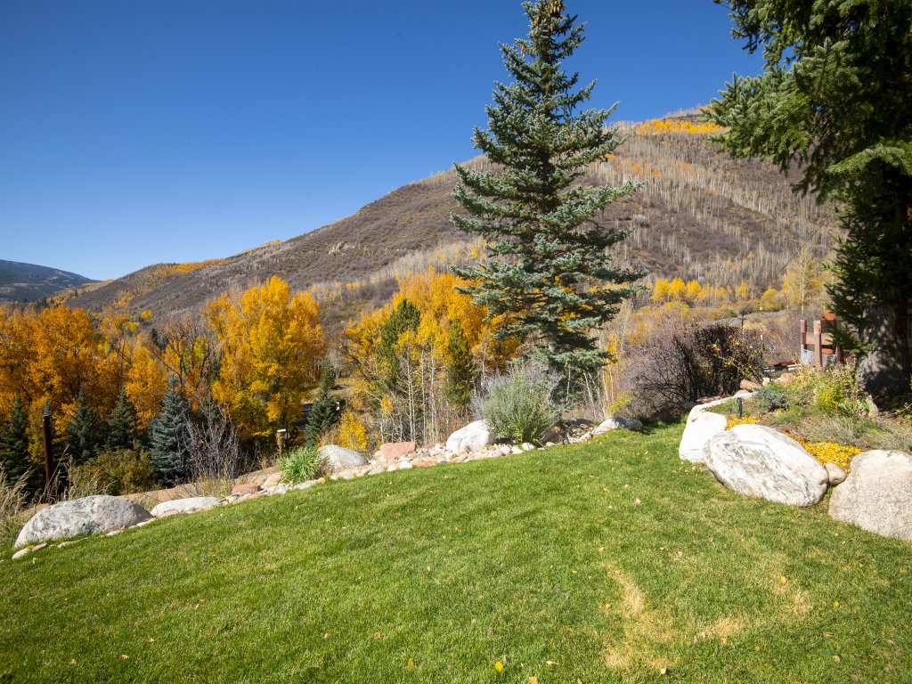 Capstone 6 Vacation Rental in Vail - RedAwning