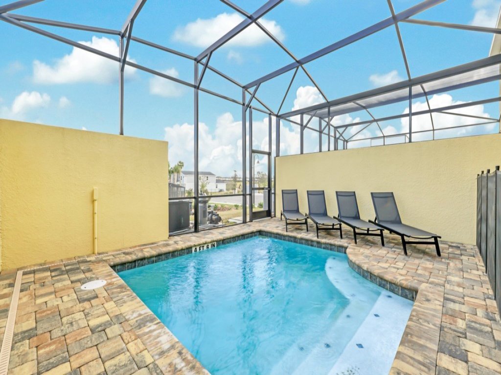 5 BED | 4.5 BATH Townhouse w/ POOL Solara 2307Dist Vacation Rental in Kissimmee - RedAwning