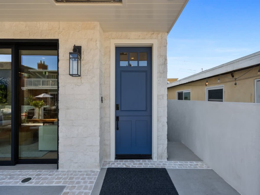 123 44th St | Luxury Family Escape | 3-Story Coastal Home Vacation Rental in Newport Beach - RedAwning