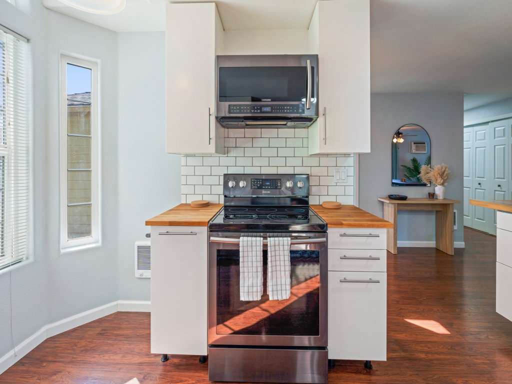 Moondance Vacation Rental in Bend - RedAwning