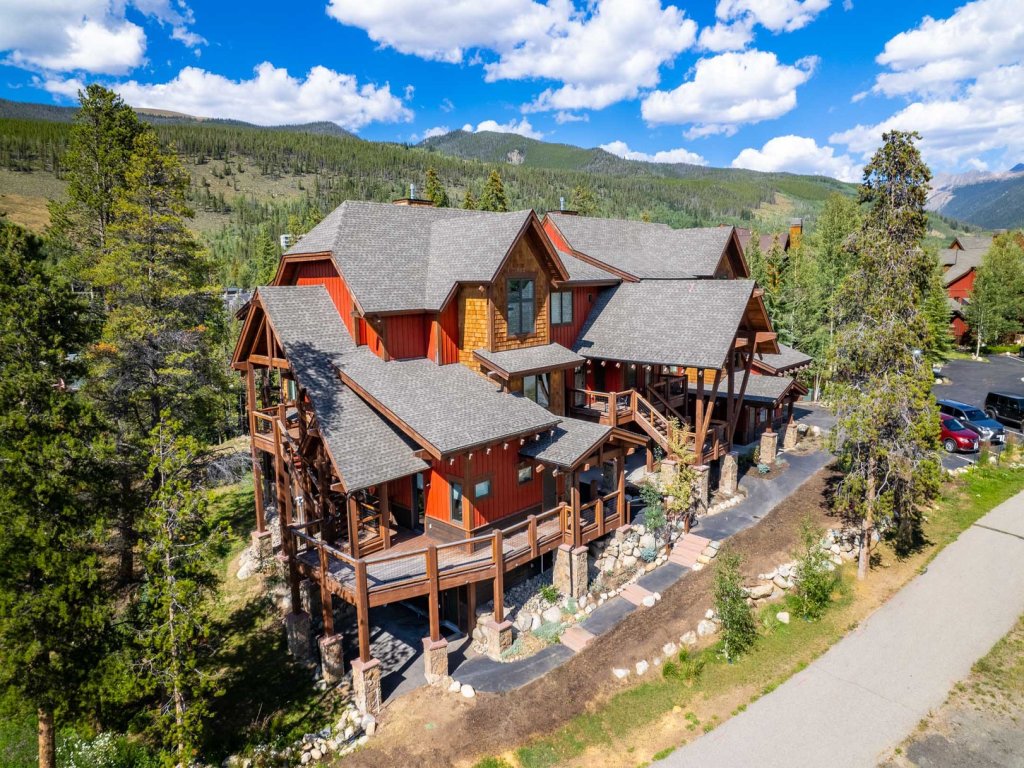 1820 The Seasons Vacation Rental in Keystone - RedAwning