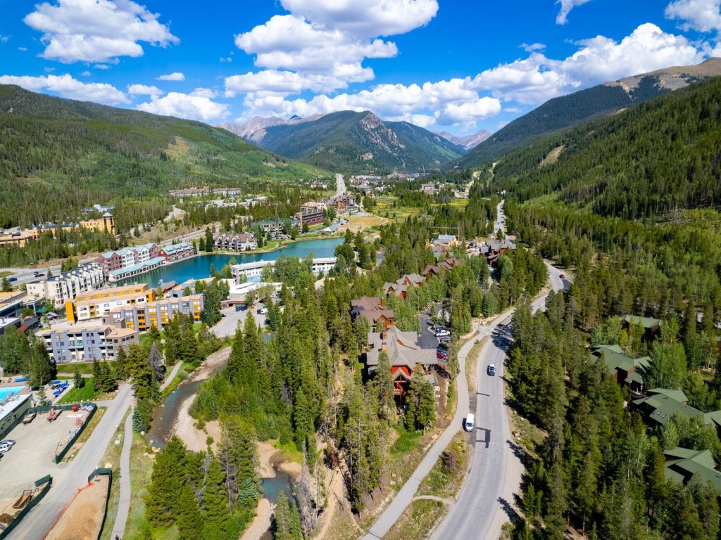 1820 The Seasons Vacation Rental in Keystone - RedAwning