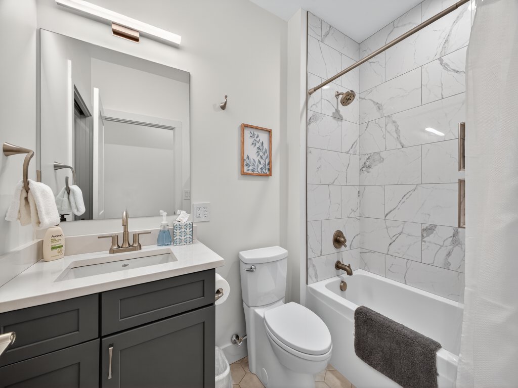 Stylish Downtown Unit with Historic Charm Vacation Rental in US - RedAwning