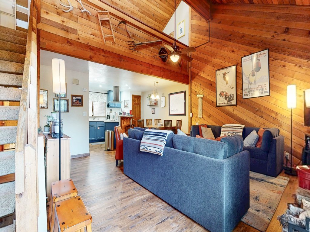 Mammoth Sierra Townhomes #25 Vacation Rental in Mammoth Lakes - RedAwning