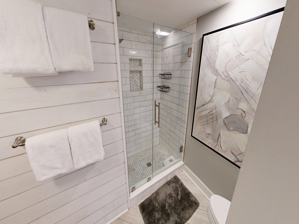 East Pass Towers 602 Vacation Rental in Destin - RedAwning