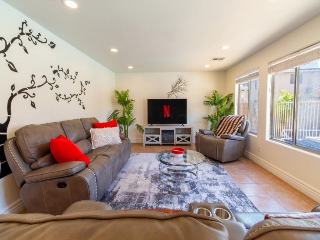 Casa Desert Willow 5BR Home & Heated Pool Vacation Rental in Arizona - RedAwning