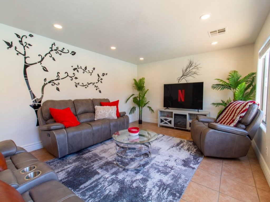 Casa Desert Willow 5BR Home & Heated Pool Vacation Rental in Arizona - RedAwning