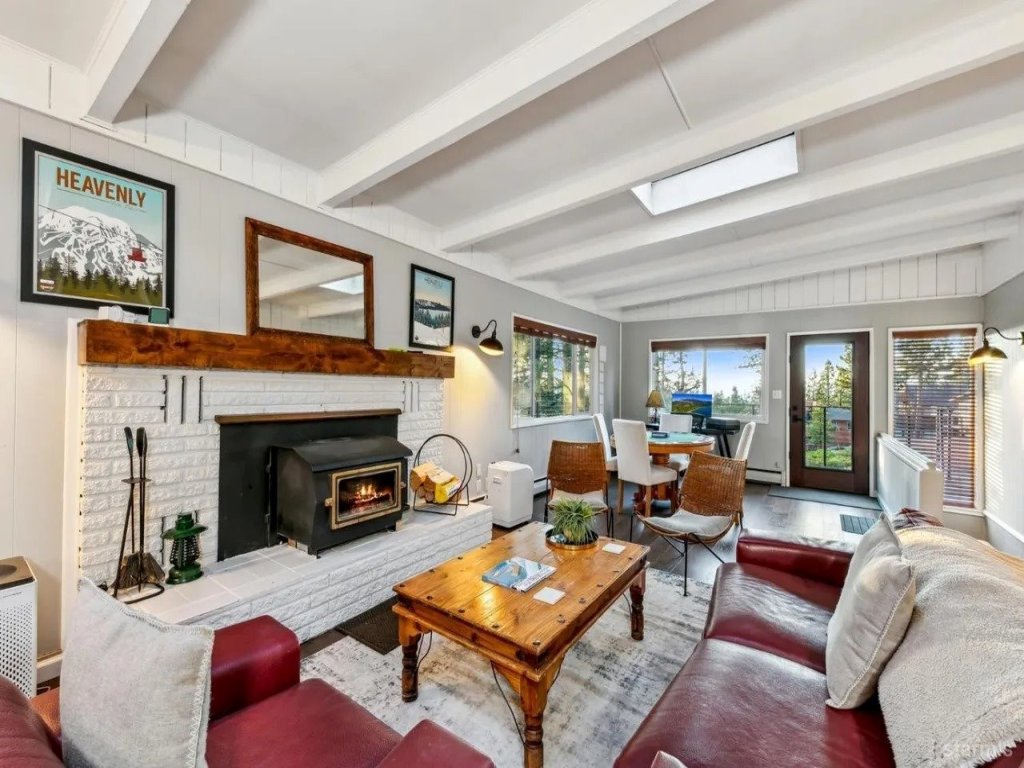 3748 Terrace Drive Vacation Rental in California - RedAwning