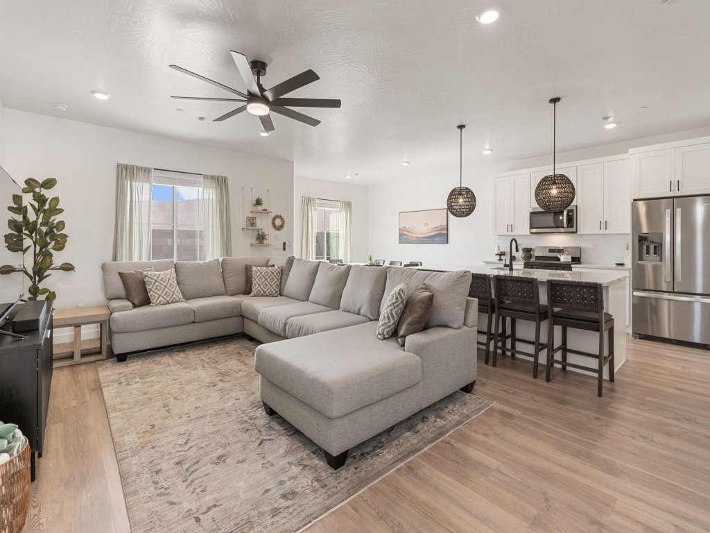 Long Drive Vacation Rental in Utah - RedAwning