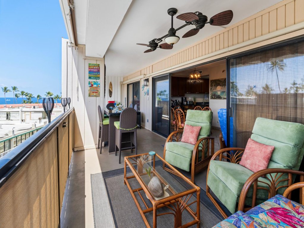 Kona Plaza#409 Vacation Rental in Kailua Kona - RedAwning