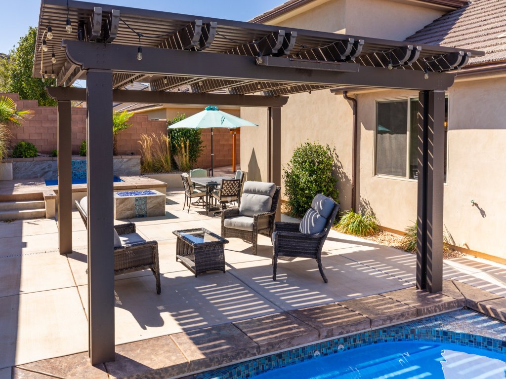 Hurricane Falls Pool, Hot Tub PLUS Dog Friendly! Vacation Rental in Hurricane - RedAwning