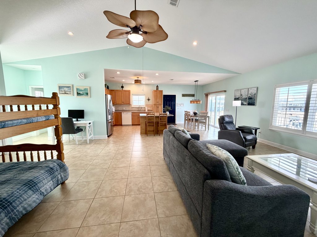 Seaside Bungalow Vacation Rental in Navarre - RedAwning