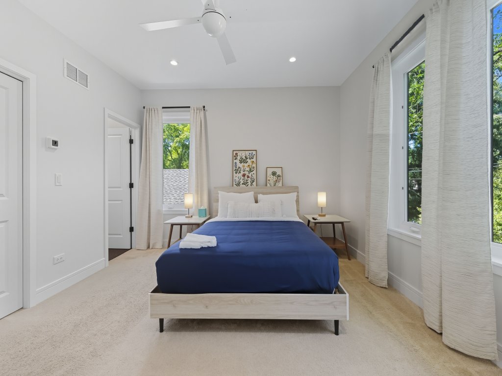 Bright Modern 3Bed 2.5Bath Evanston Home w/Parking Vacation Rental in Illinois - RedAwning