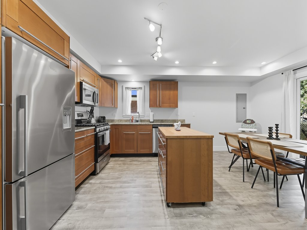 Bright Modern 3Bed 2.5Bath Evanston Home w/Parking Vacation Rental in Illinois - RedAwning