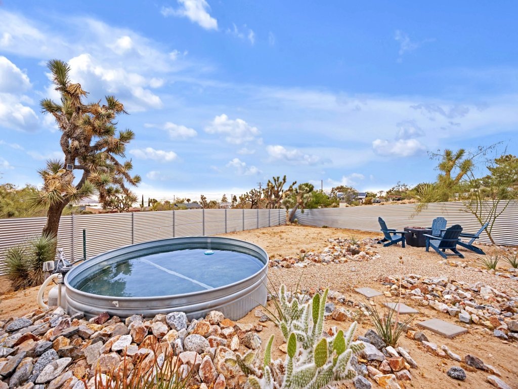 Casa Cosmic - Hot Tub & Fire Pit Vacation Rental in California - RedAwning
