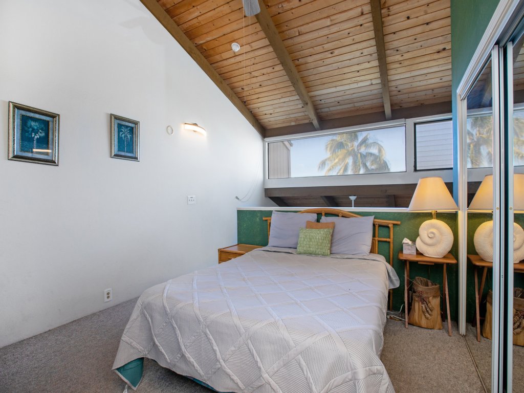 Kailua Bay Resort 4-305 Vacation Rental in Kailua Kona - RedAwning