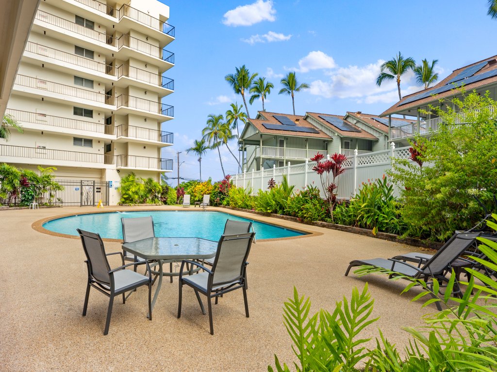 Kona Alii Penthouse 710 Vacation Rental in Kailua Kona - RedAwning