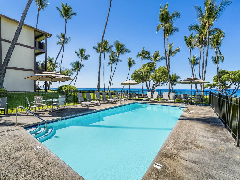 Kona Isle B8 Vacation Rental in Kailua Kona - RedAwning