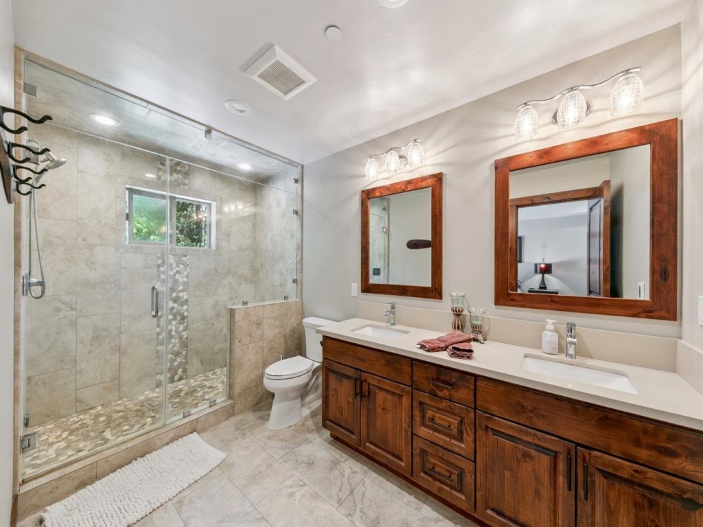 3717 Regina Road Vacation Rental in California - RedAwning