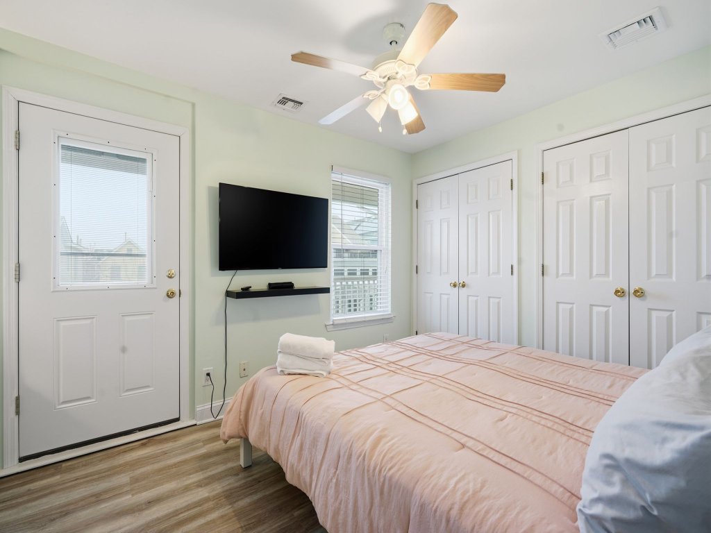Sea Bright Gem Steps to Beach and Parking Vacation Rental in New Jersey - RedAwning