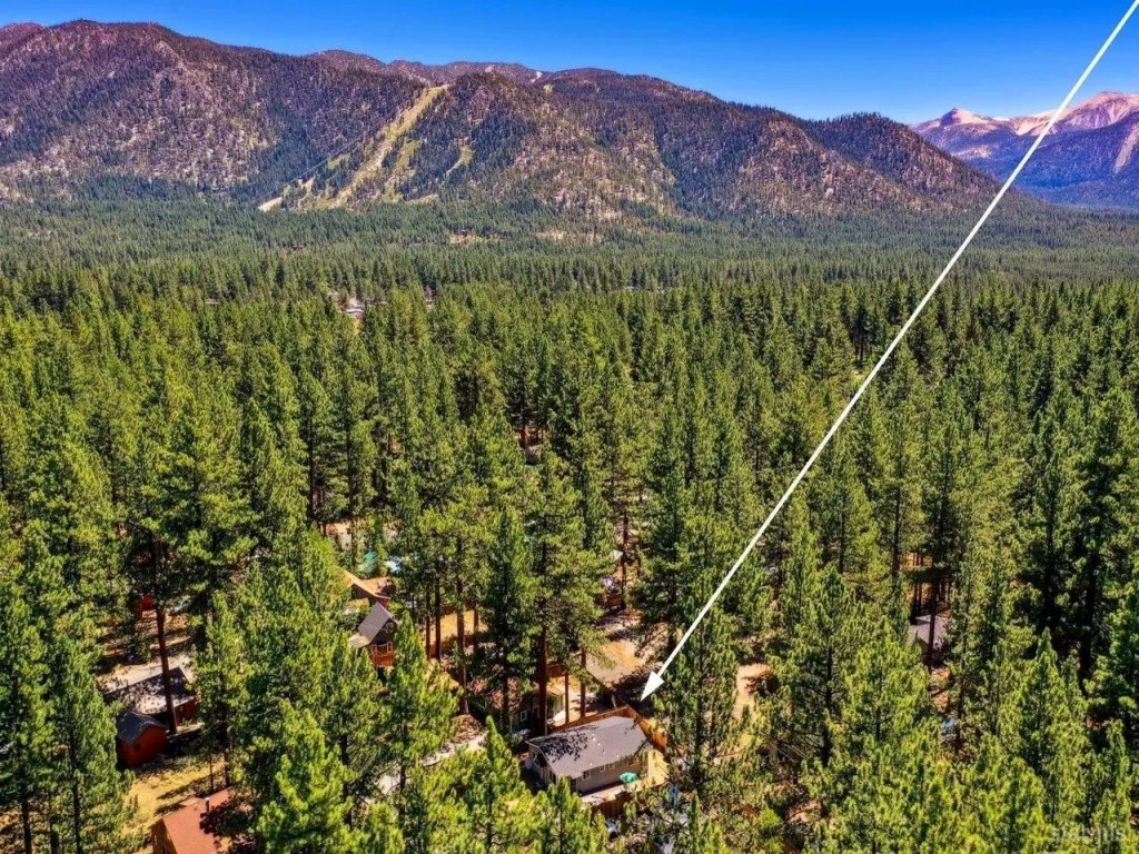 3300 Cape Horn Vacation Rental in California - RedAwning