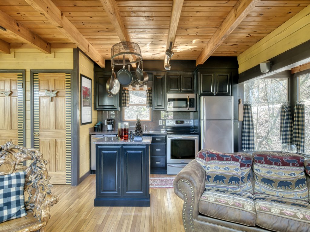 Dancing Dragonfly Vacation Rental in Sevierville - RedAwning